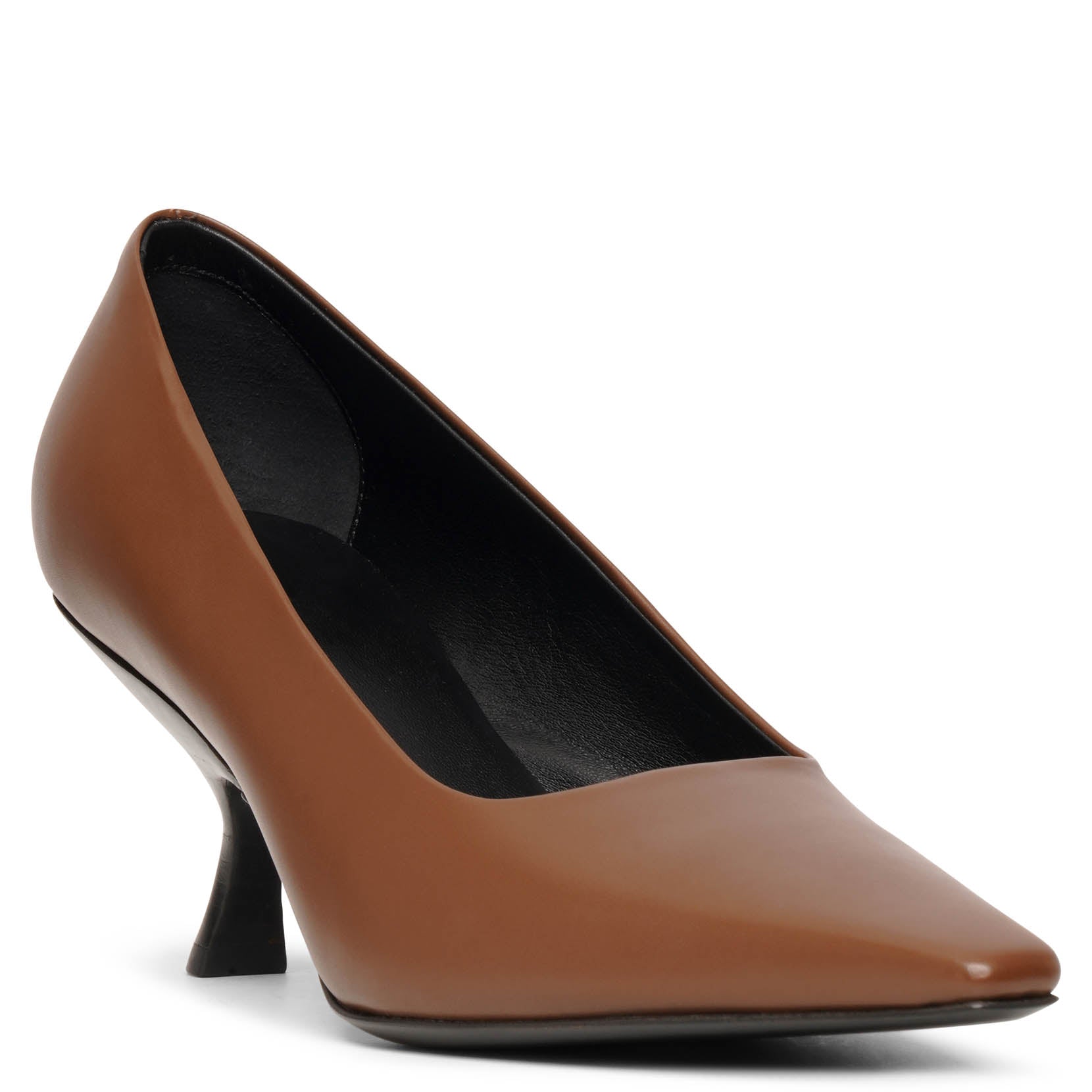 Kitten leather pumps