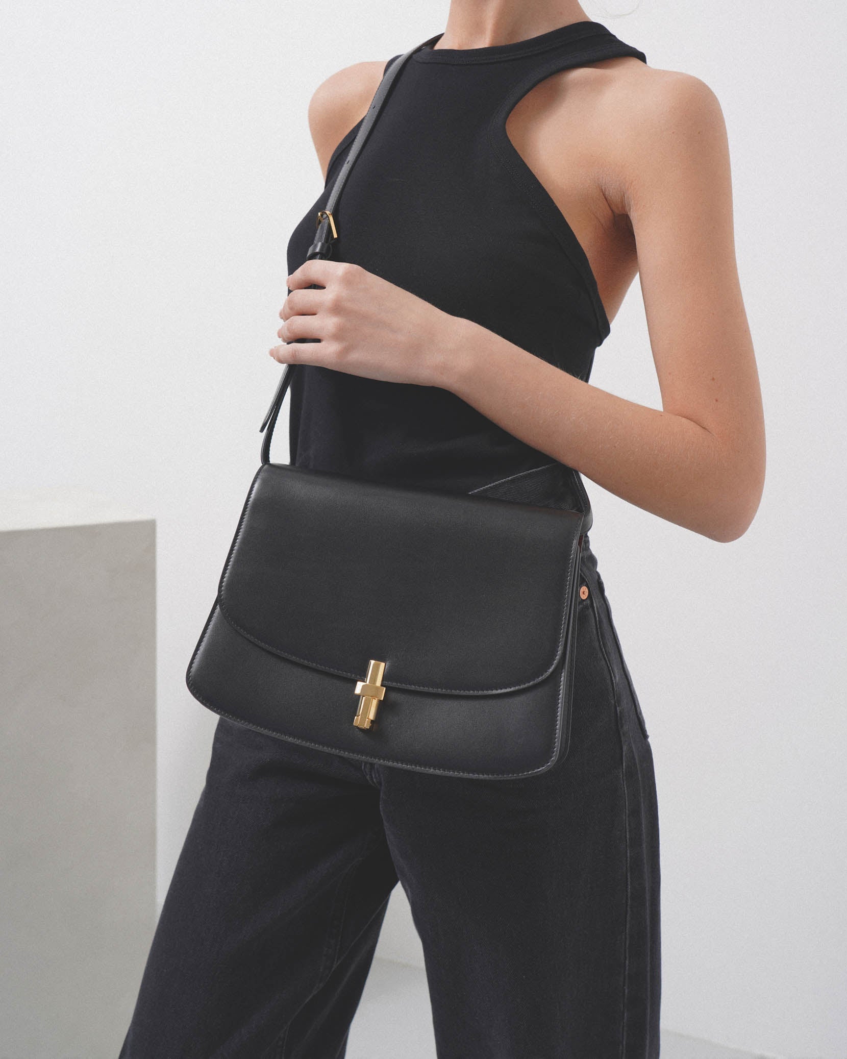 Sofia 10.00 black crossbody bag