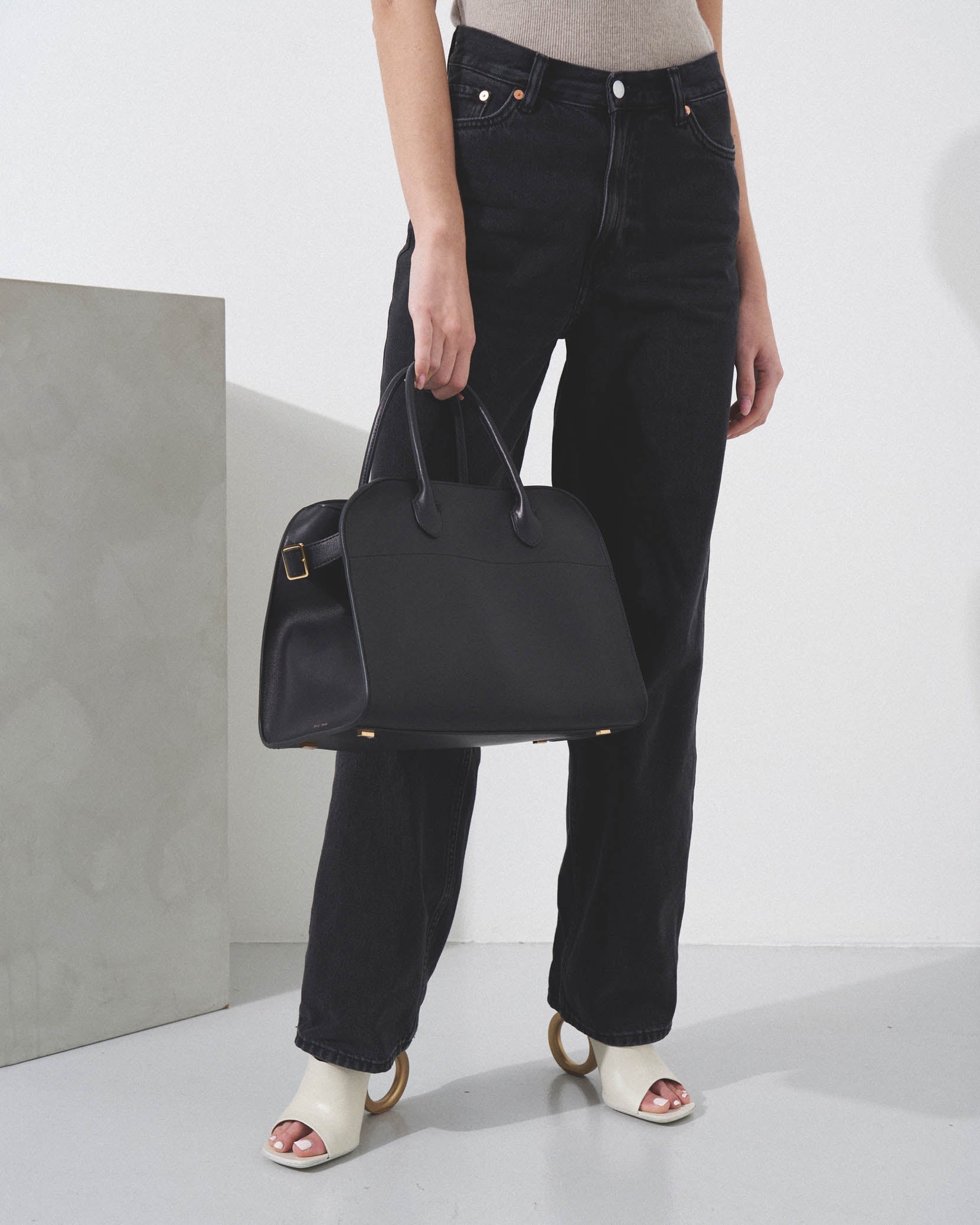Soft Margaux 12 black leather bag