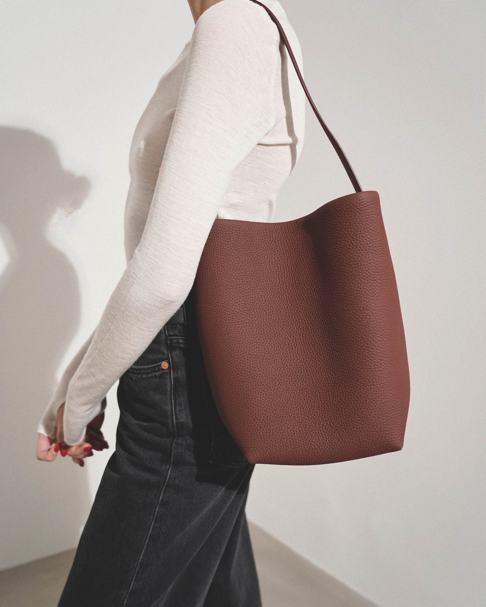 Medium N/S park brown leather tote bag