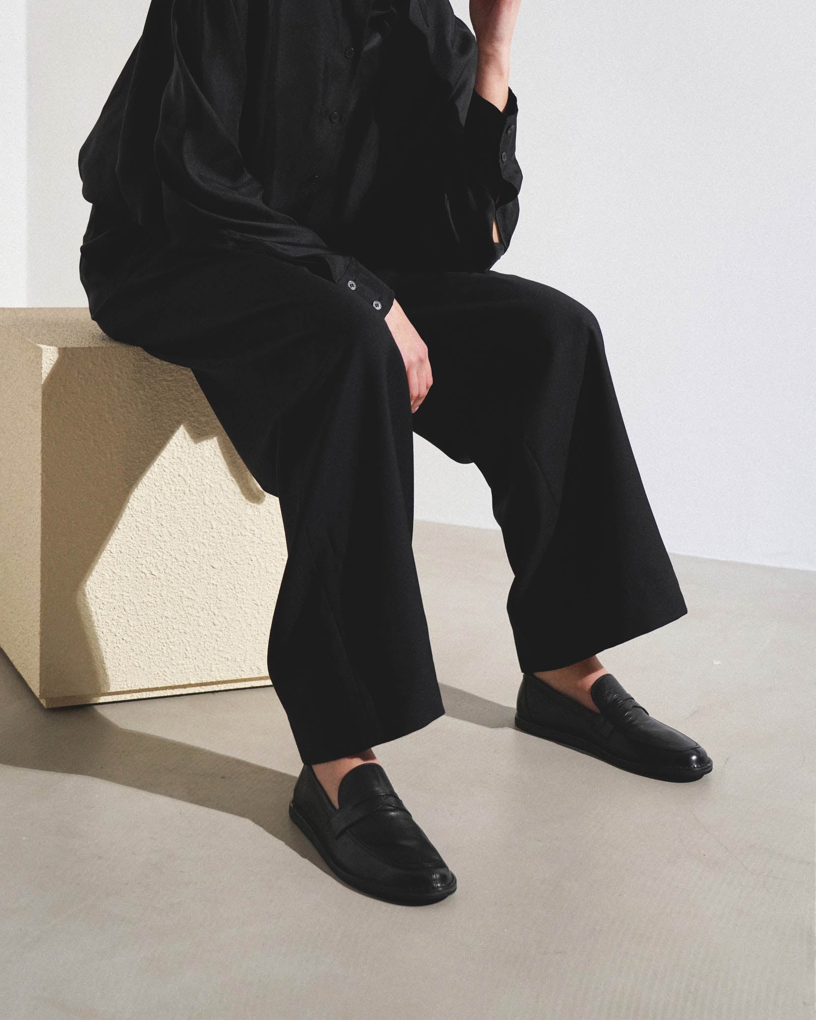 Cary black leather loafers