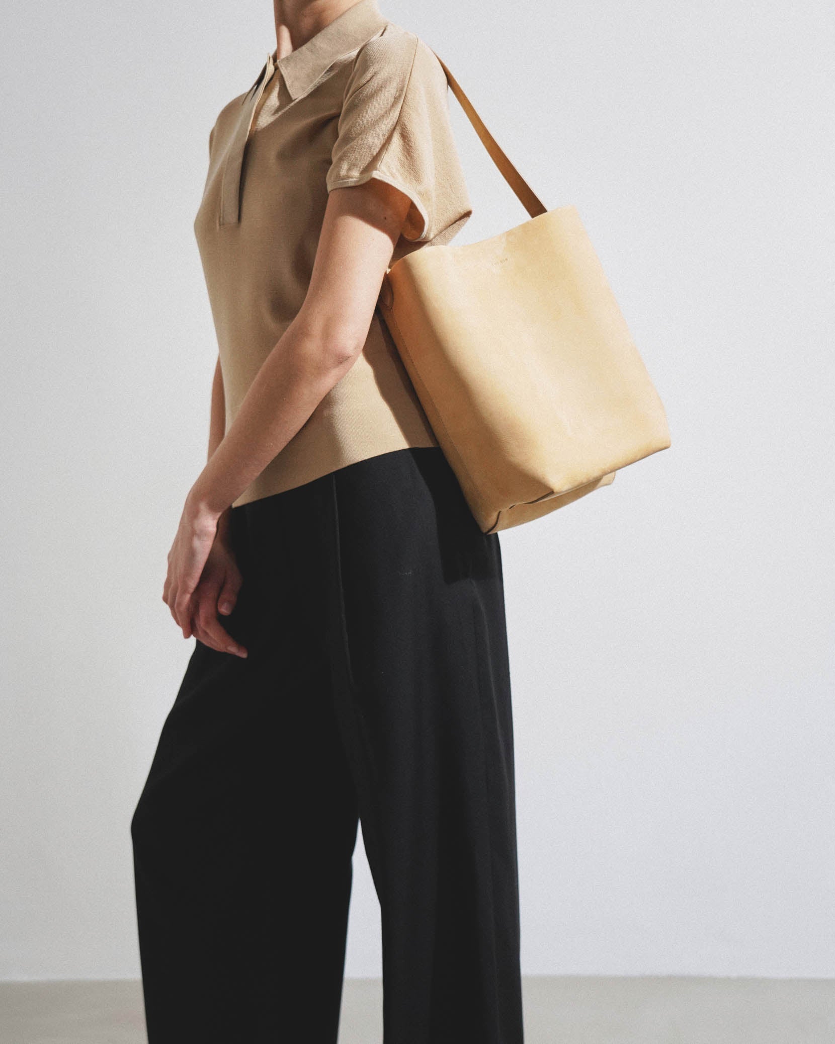 Medium N/S beige nubuck tote bag