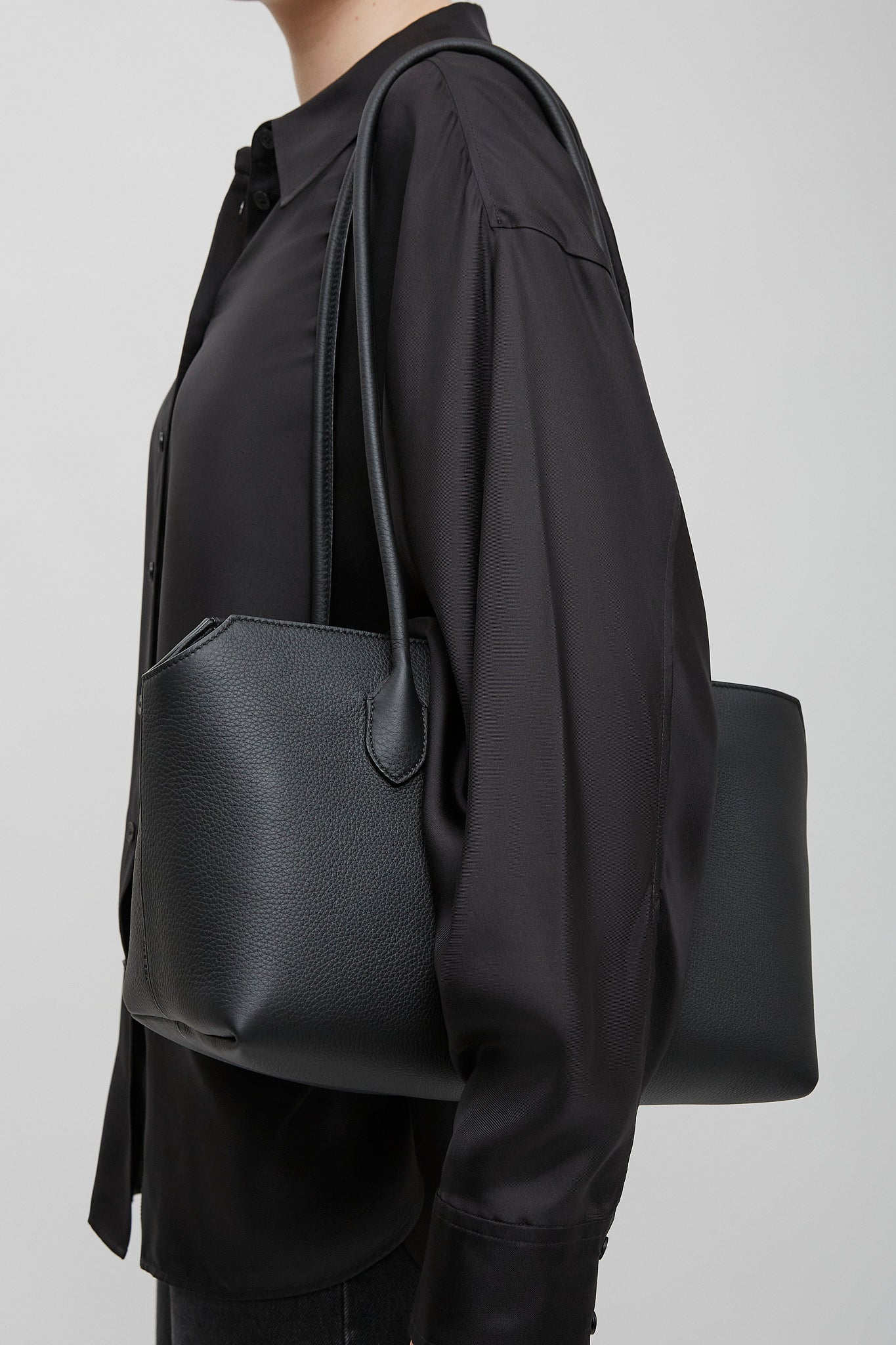 Terrasse black shoulder bag