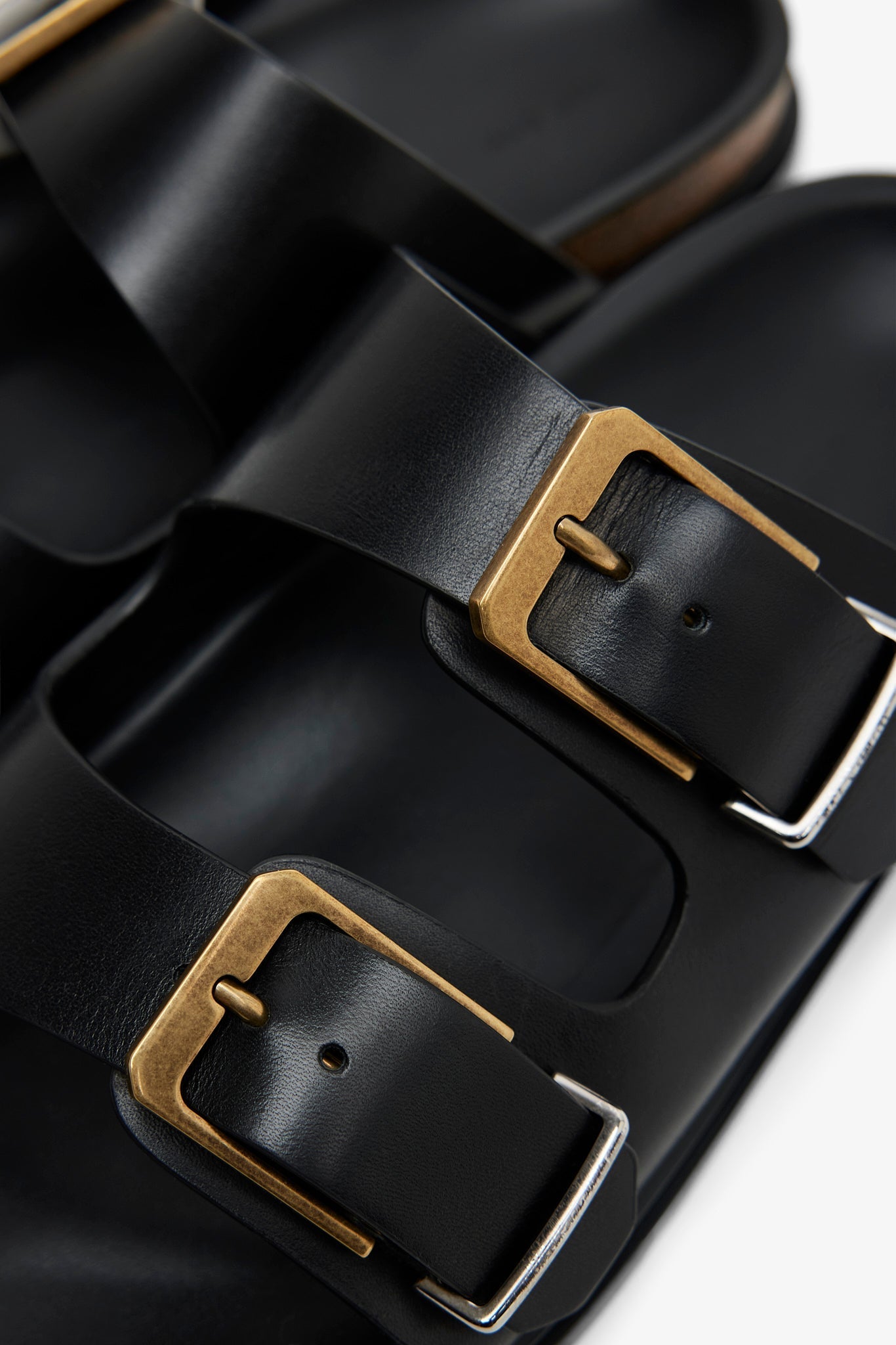 Buckle black slides