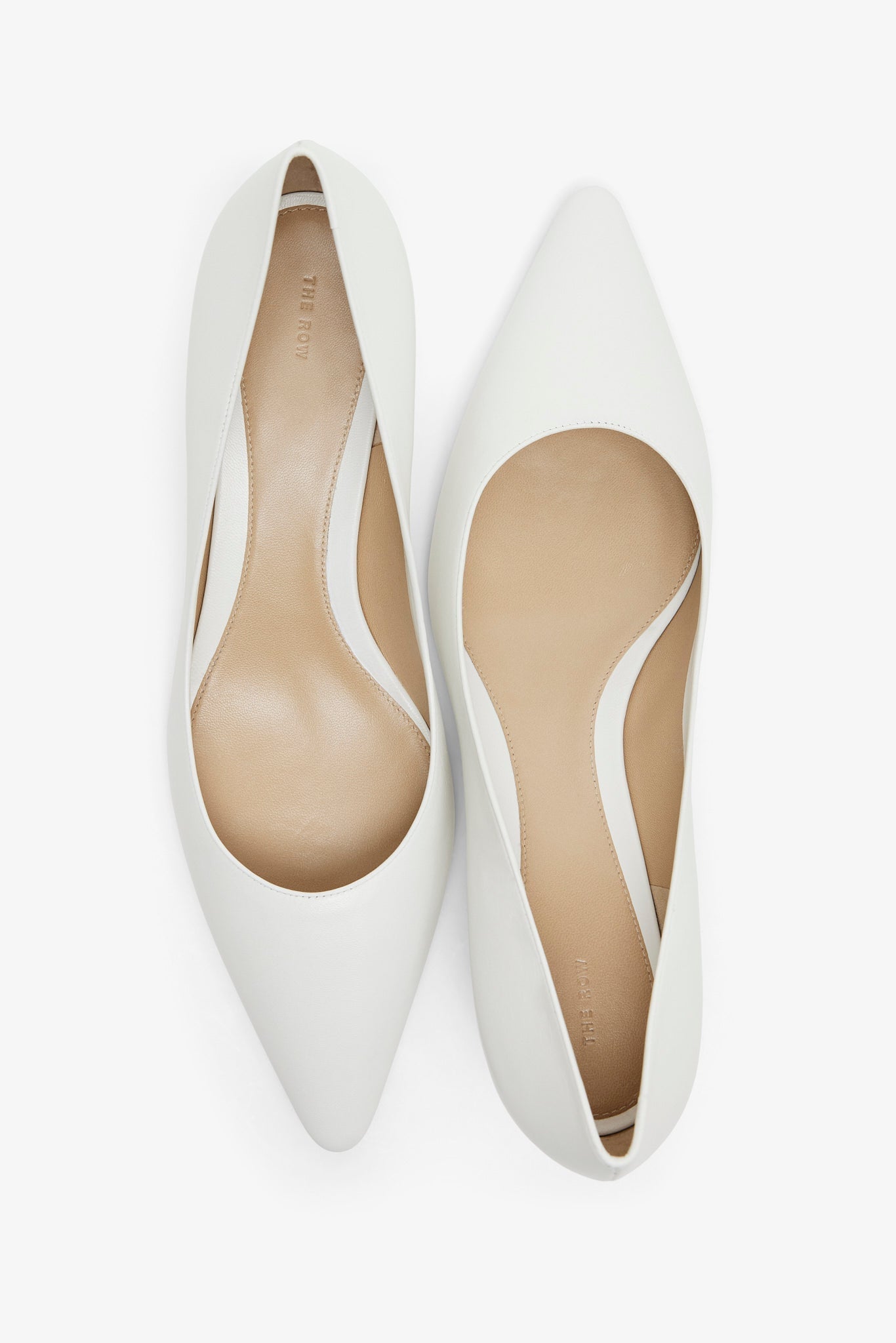 Liisa Kitten Two white pumps