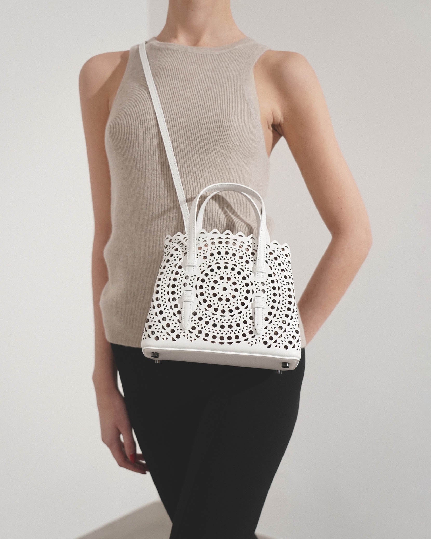 Mina 20 vienne circulaire white leather tote bag
