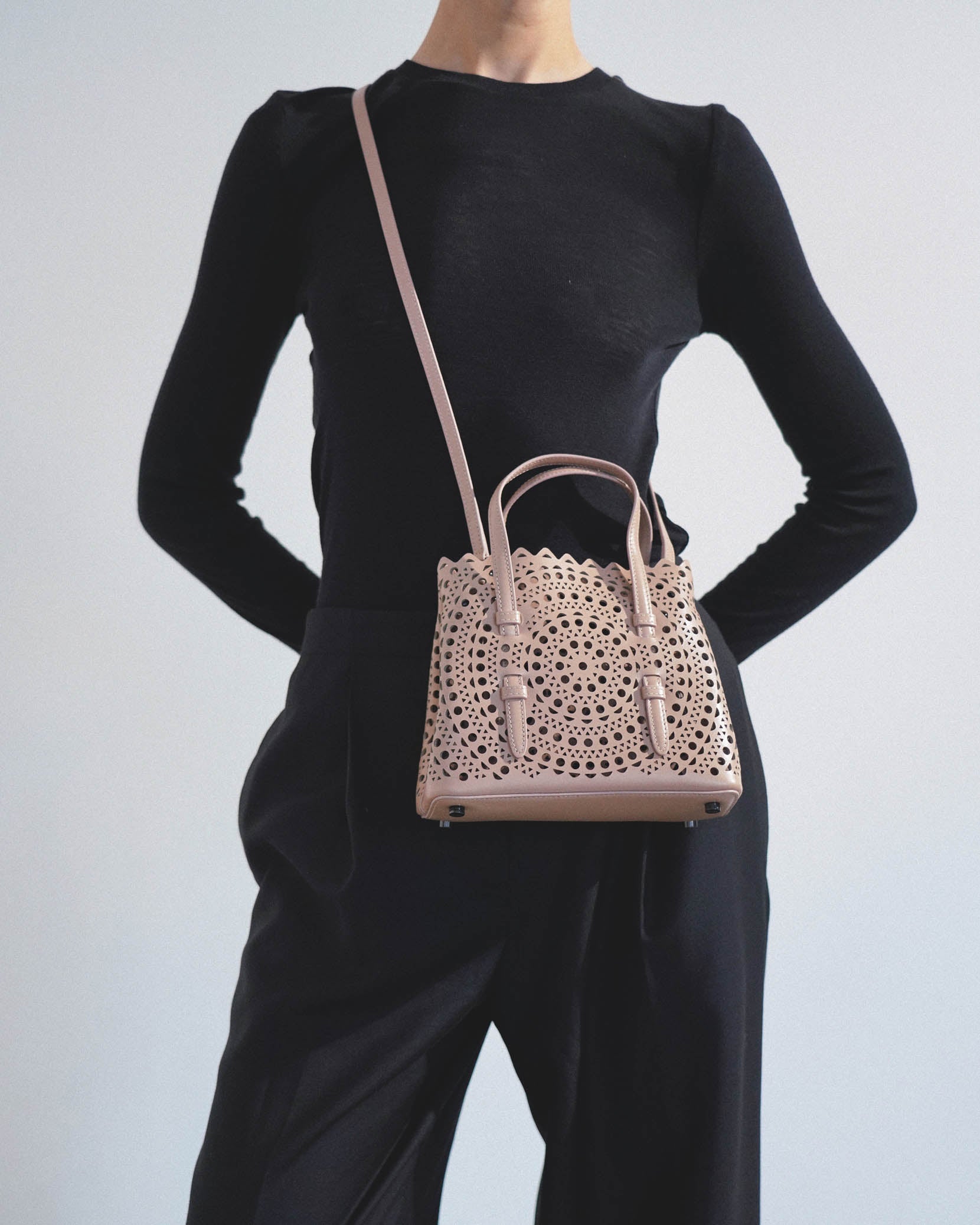 Mina 20 vienne circulaire beige leather tote bag