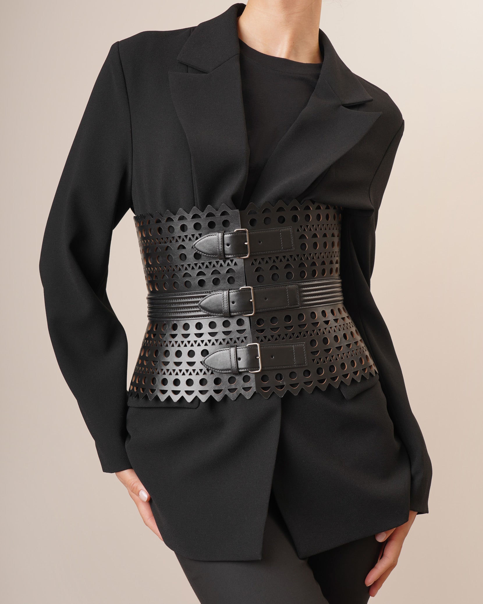Le Corset black leather belt
