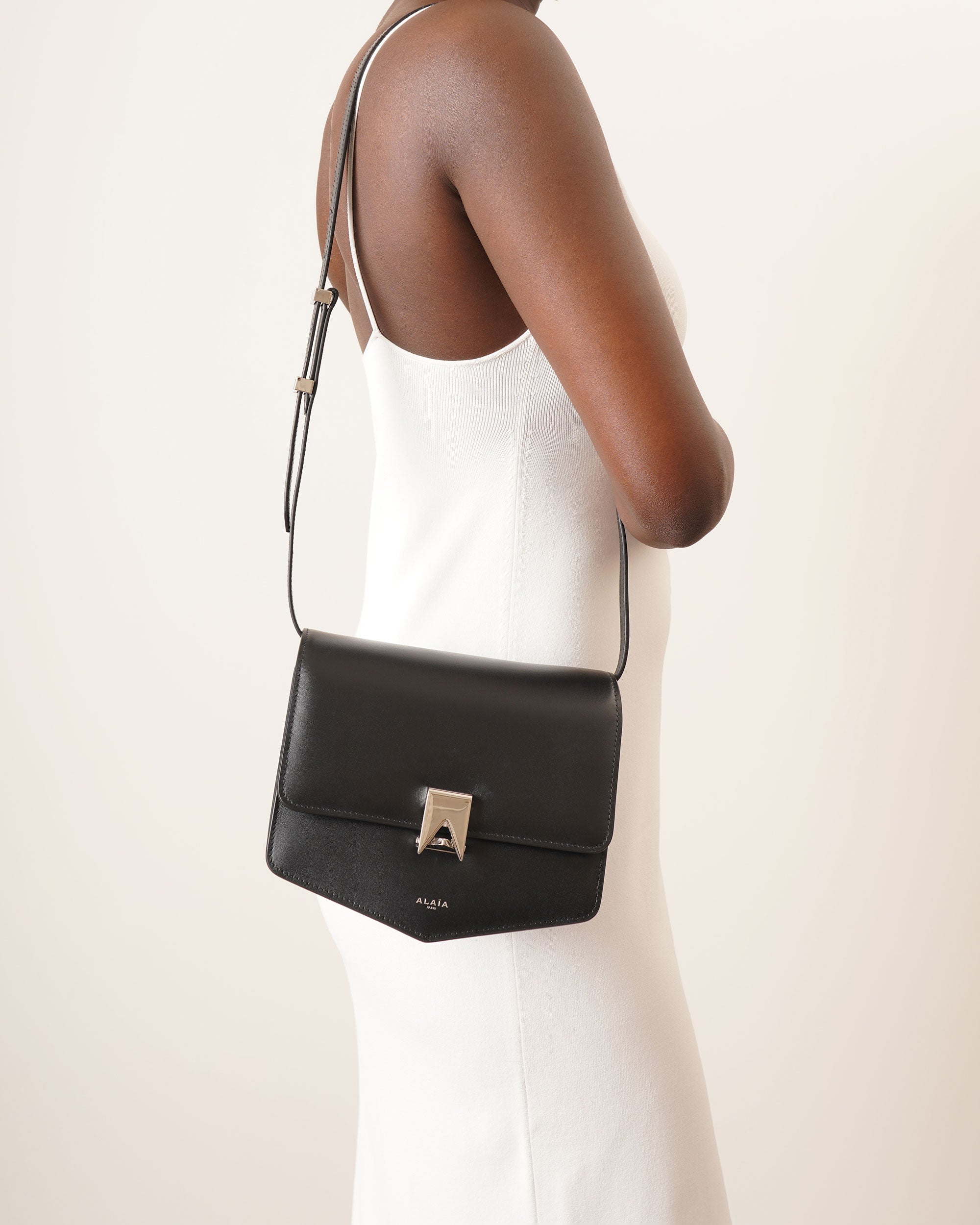 Le Papa medium black leather bag
