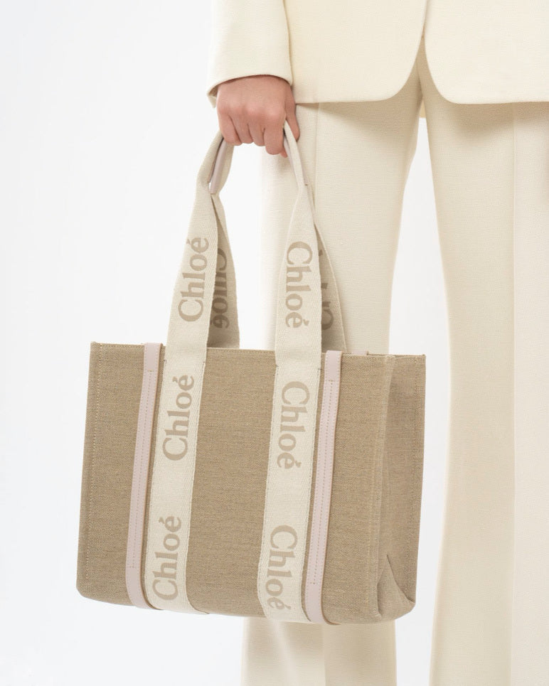 Woody medium light pink canvas bag