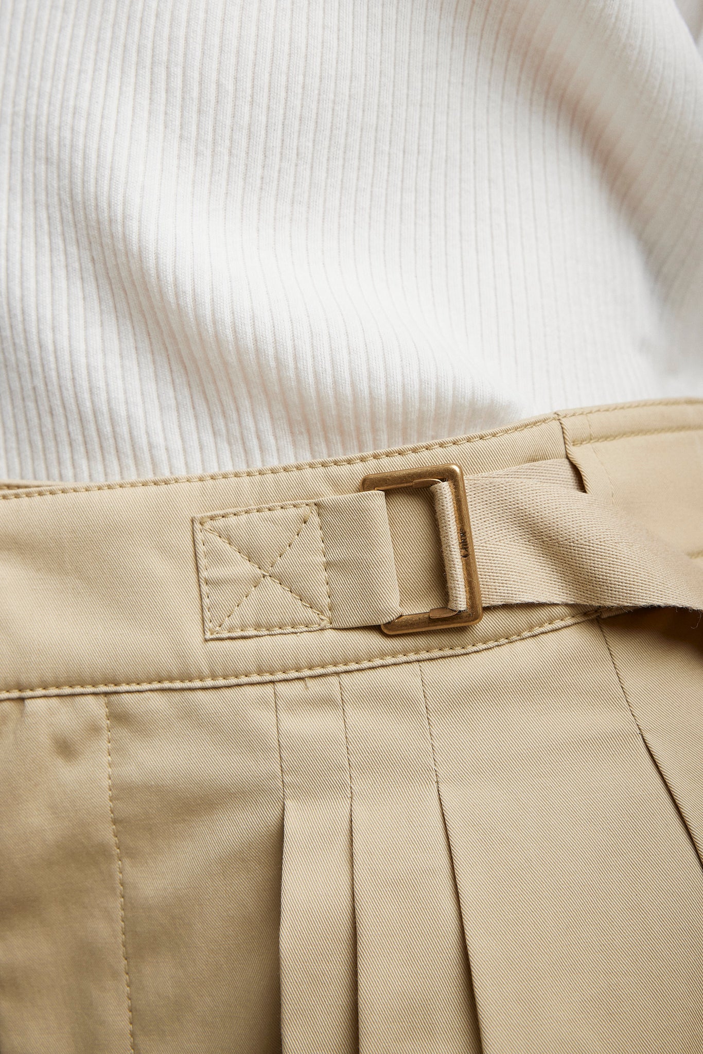 Smoky beige shorts