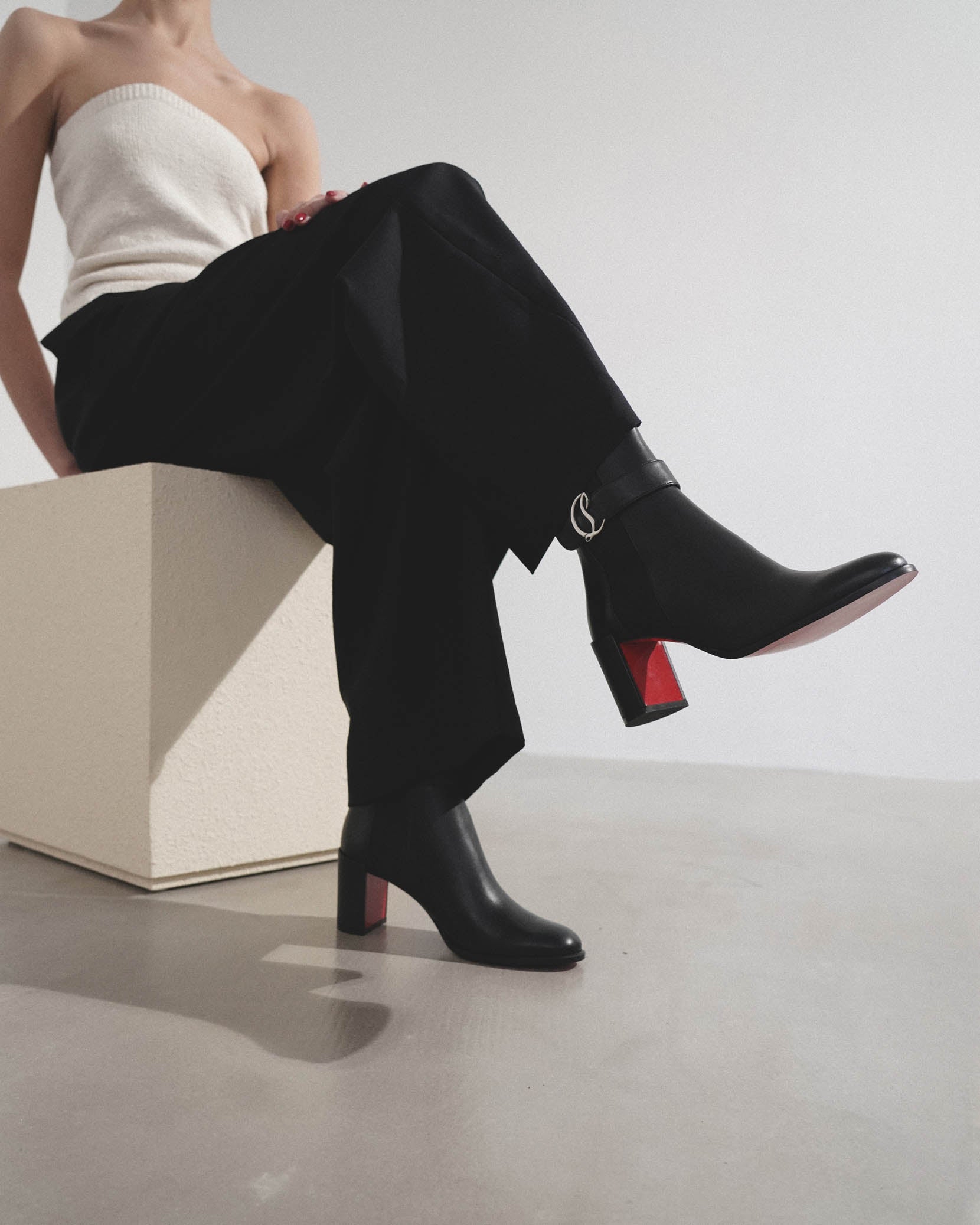 CL chelsea 70 black leather ankle boots