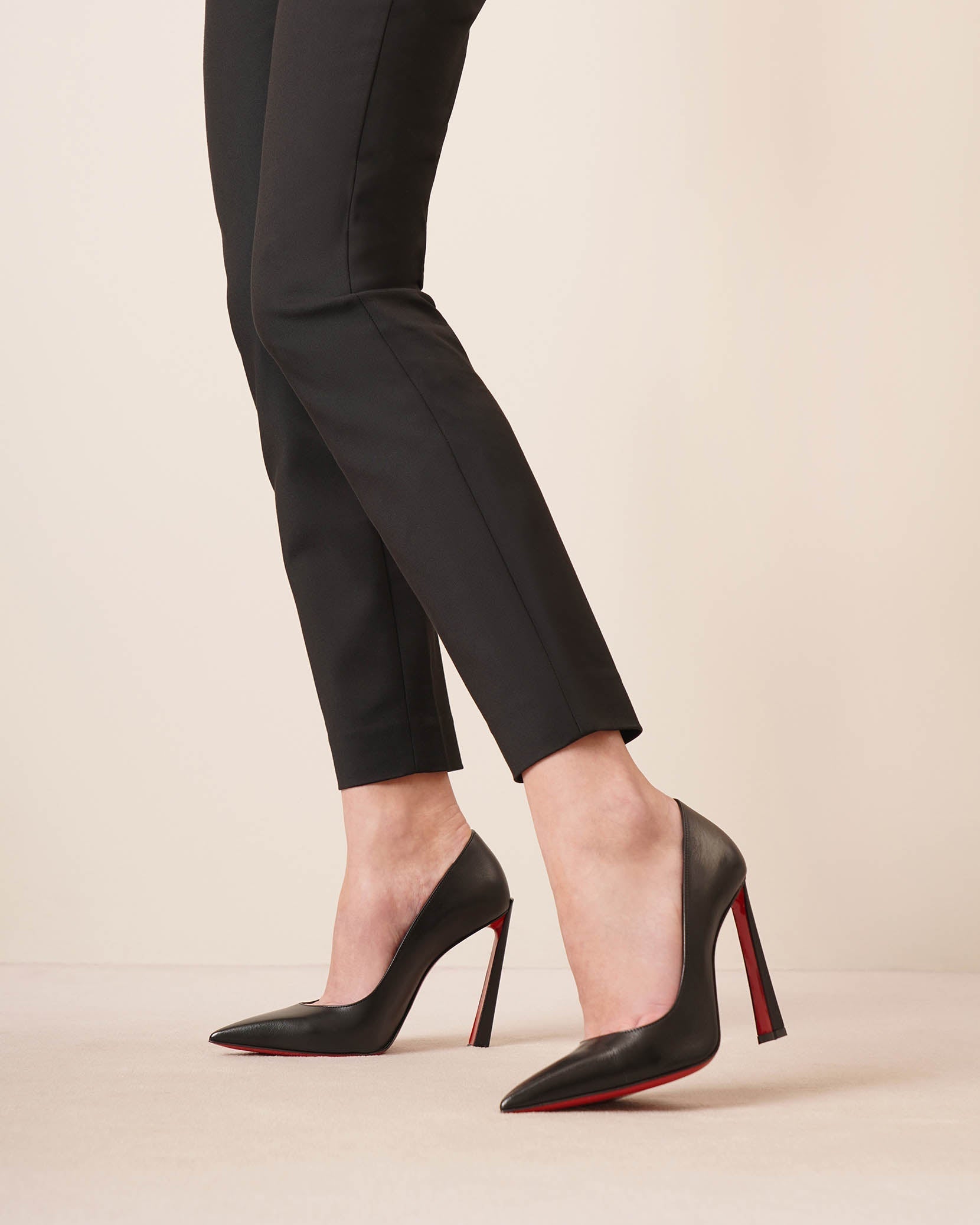 Condora 100 black leather pumps