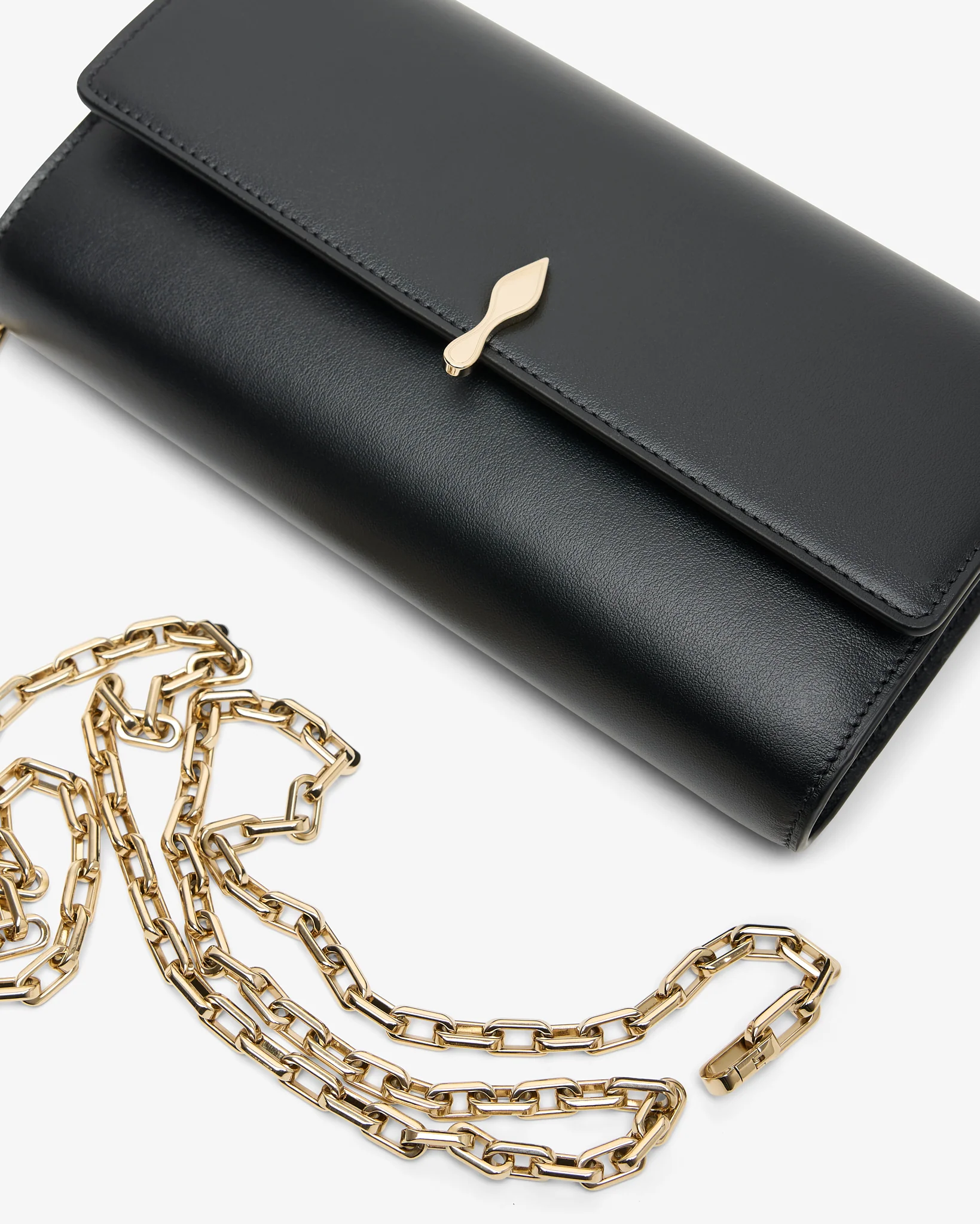 Bettina wallet on a chain clutch