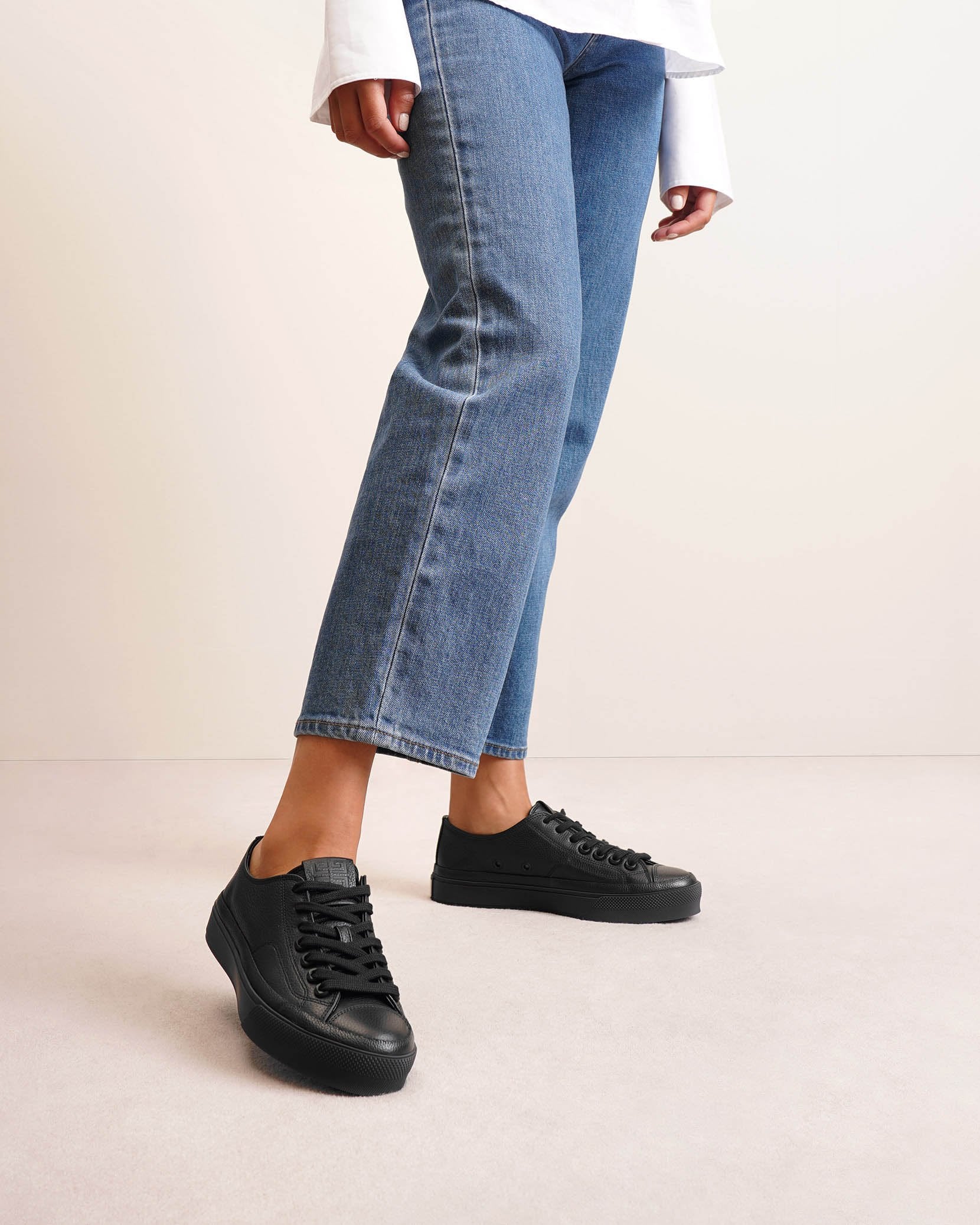 City  black leather sneakers