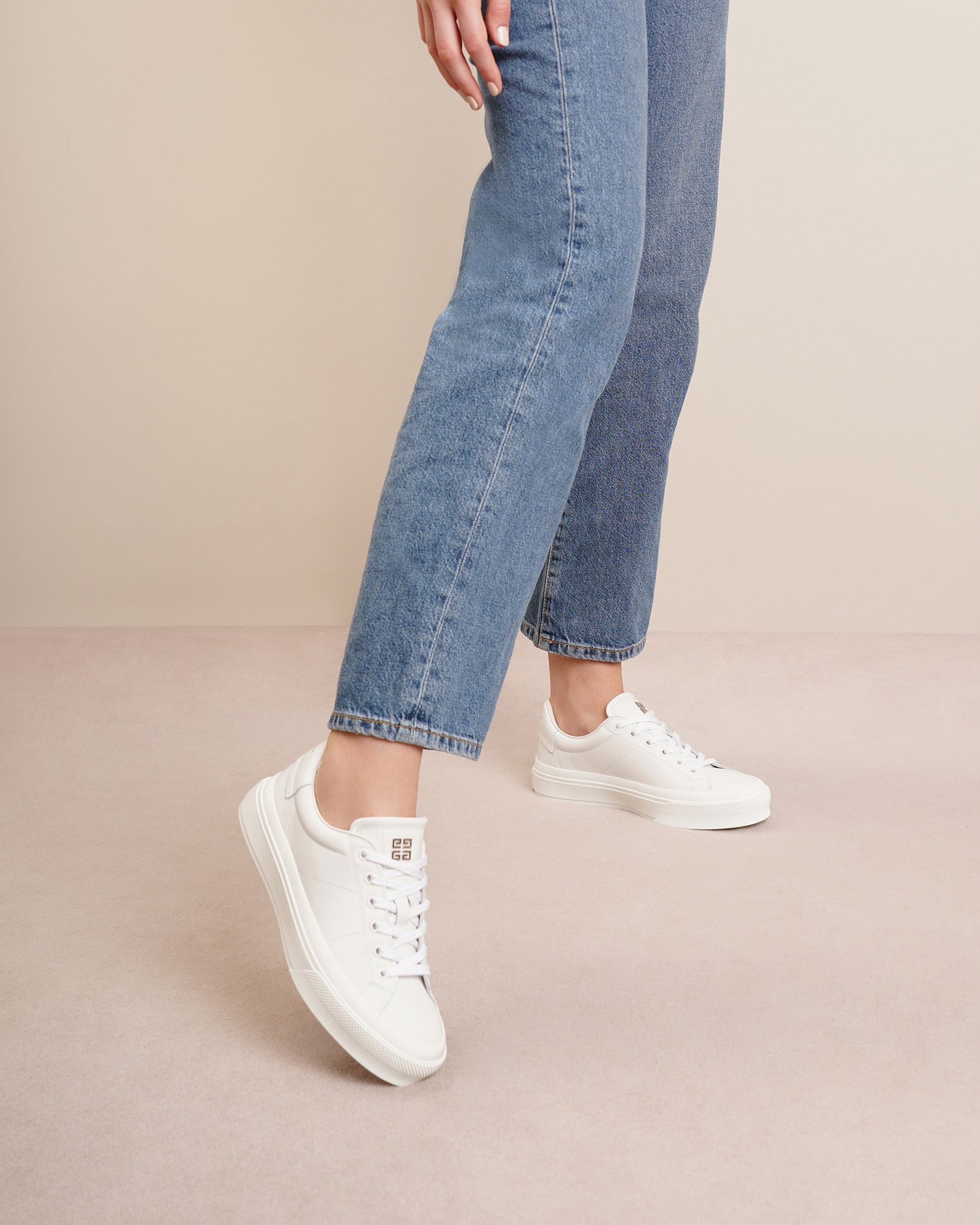 City court white leather sneakers