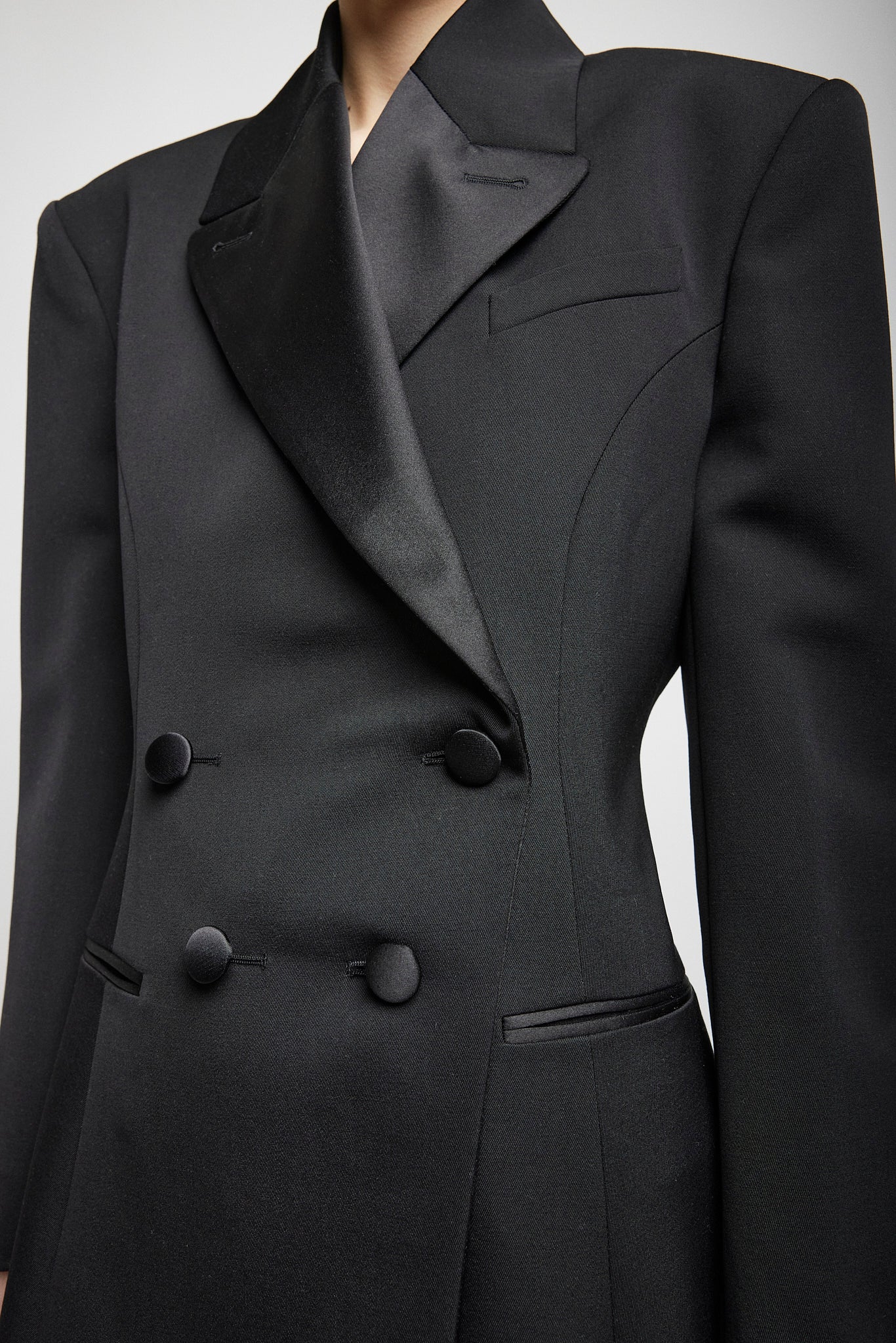 Pleated back smoking jacket
