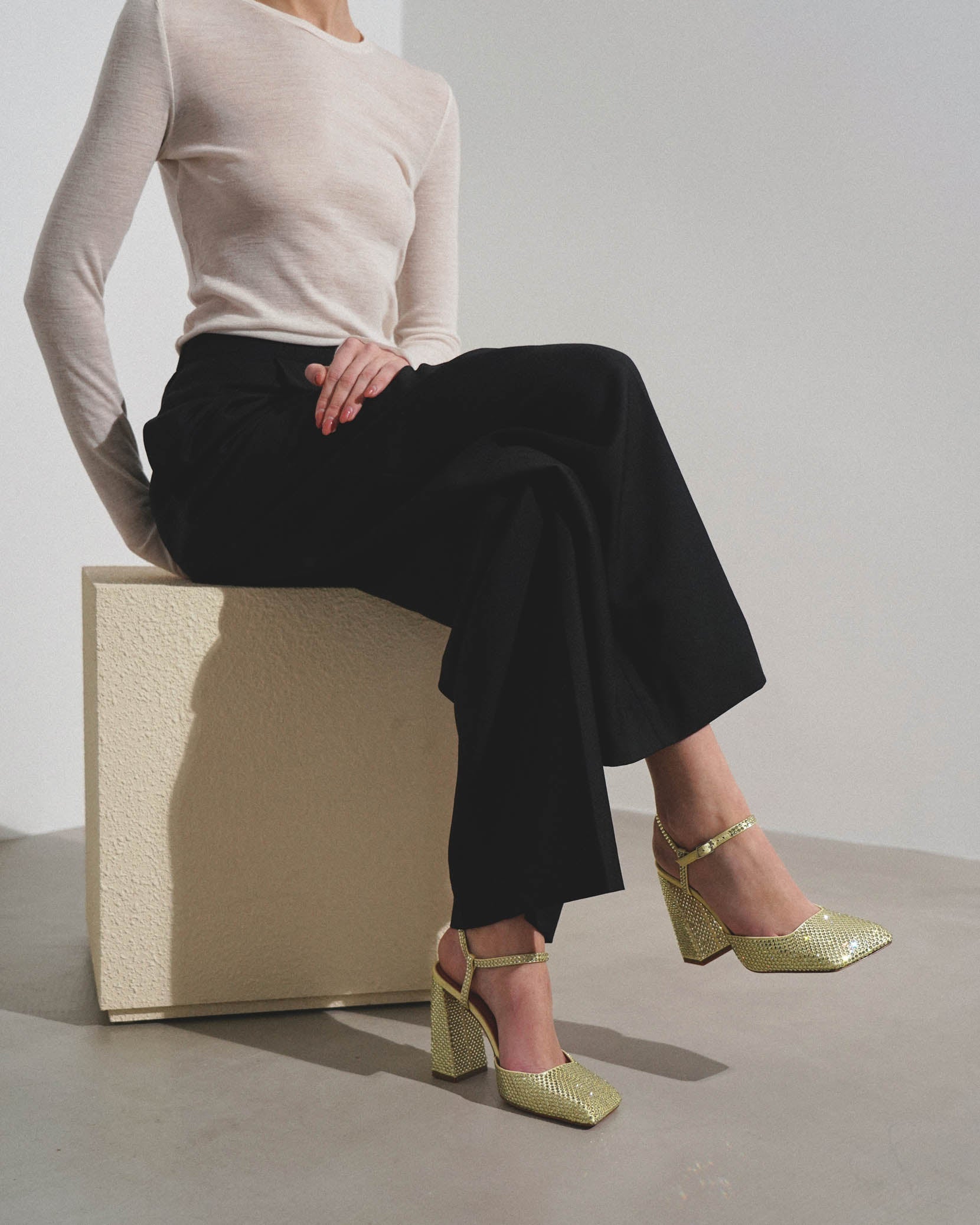 Charlotte 95 yellow crystal pumps