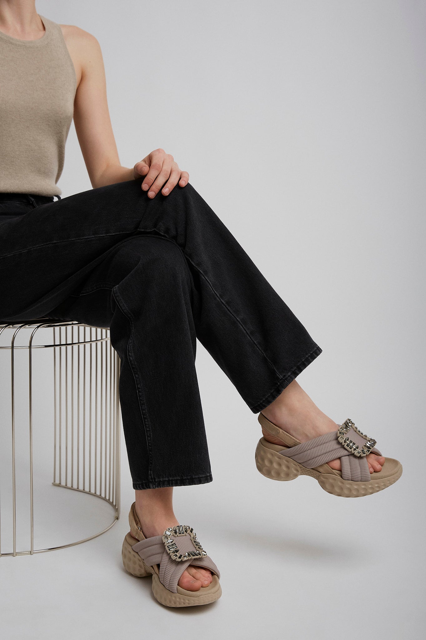 Viv Run light sandals