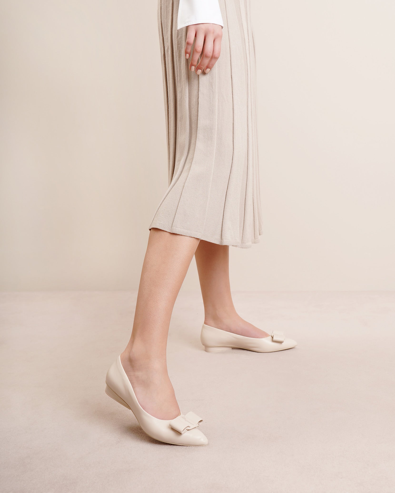 Viva bone flat pumps