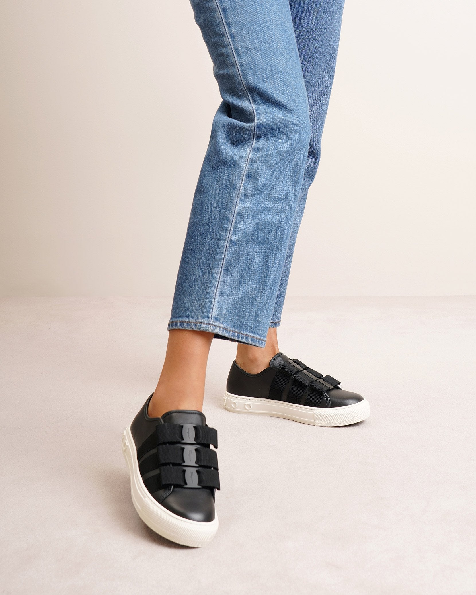 Nataly black bow sneakers