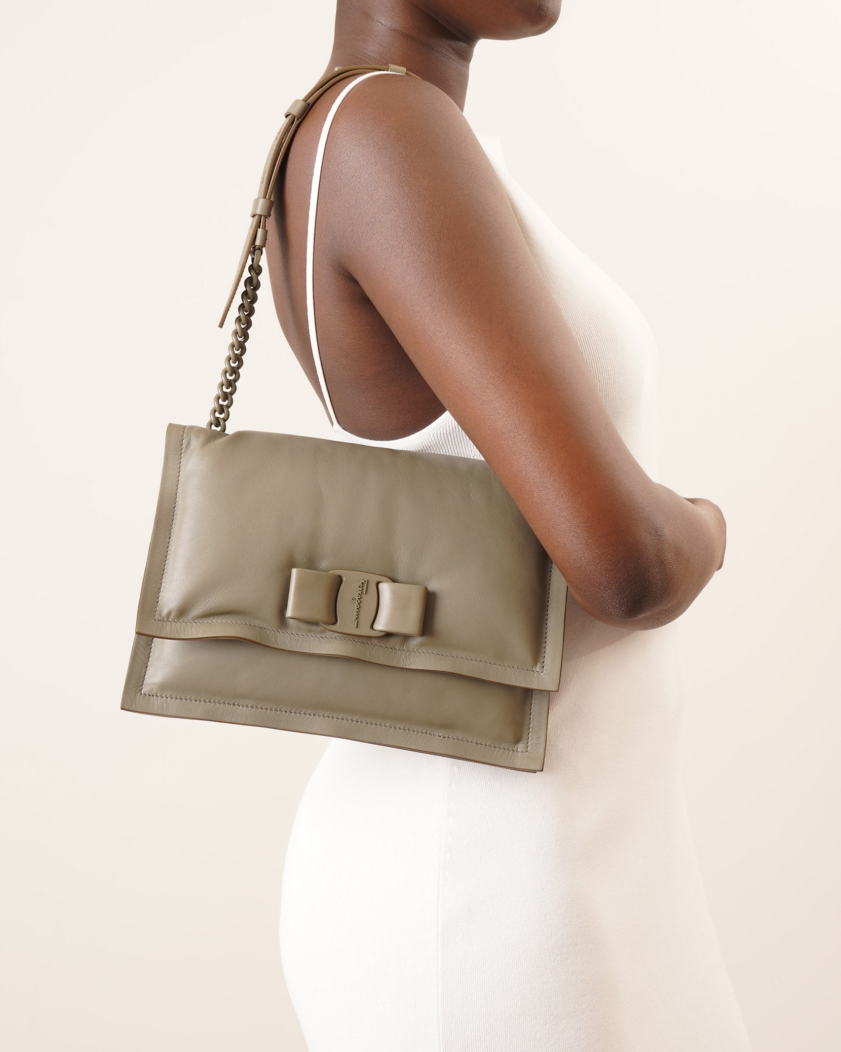 Viva bow olive leather bag