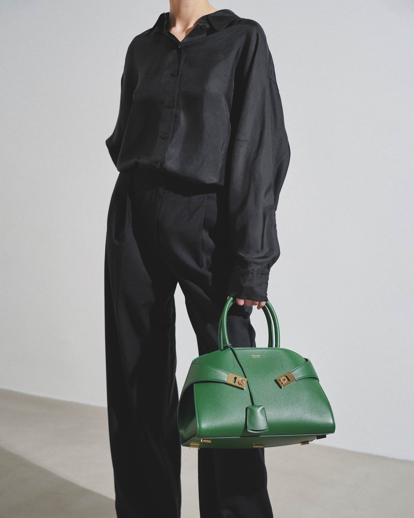 Hug small green bag