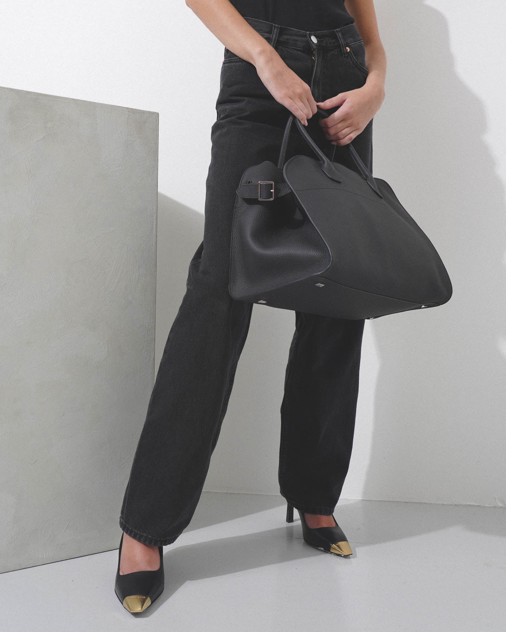 Soft margaux 15 black grained leather bag