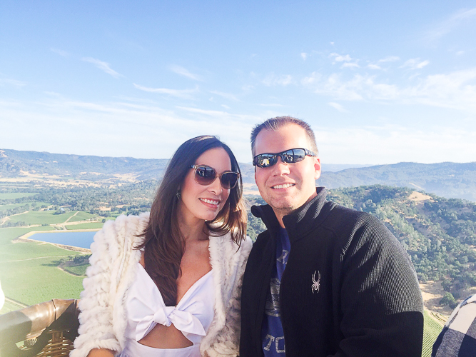 Best Luxury Designers Handbags Blogger Top Quality Luxury Handbag Shop shares Napa Hot Air Balloon Tour - in photo: a couple on a hot air balloon ride