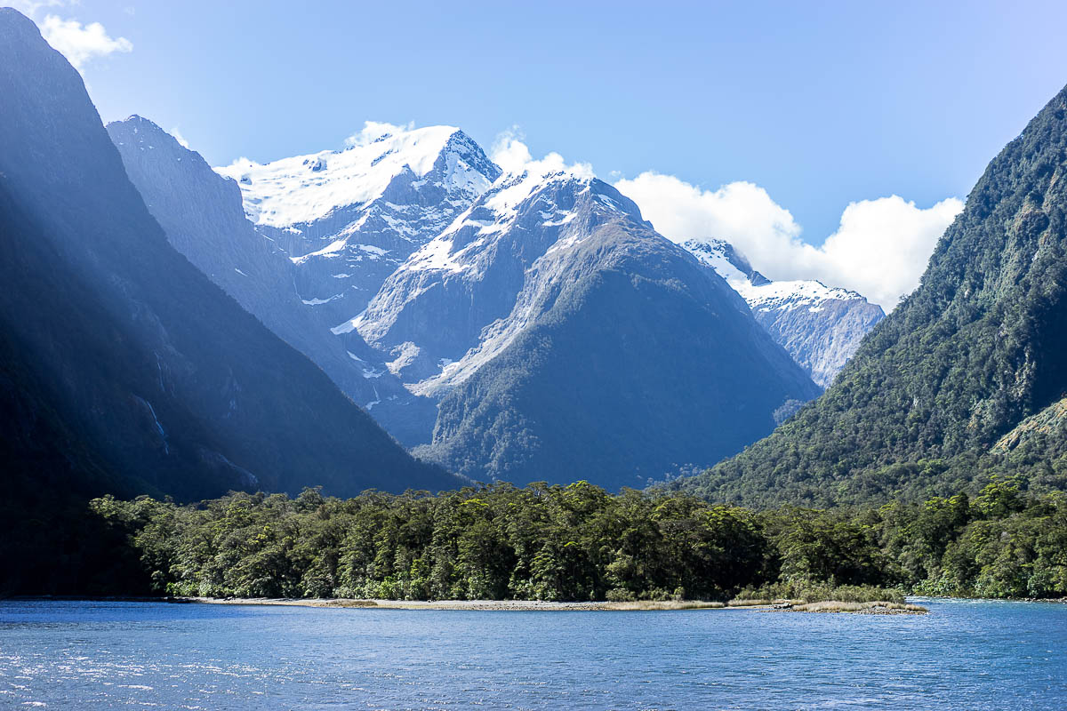 Best Luxury Designers Handbags blogger takes Milford Sound cruise at the fiord in New Zealand