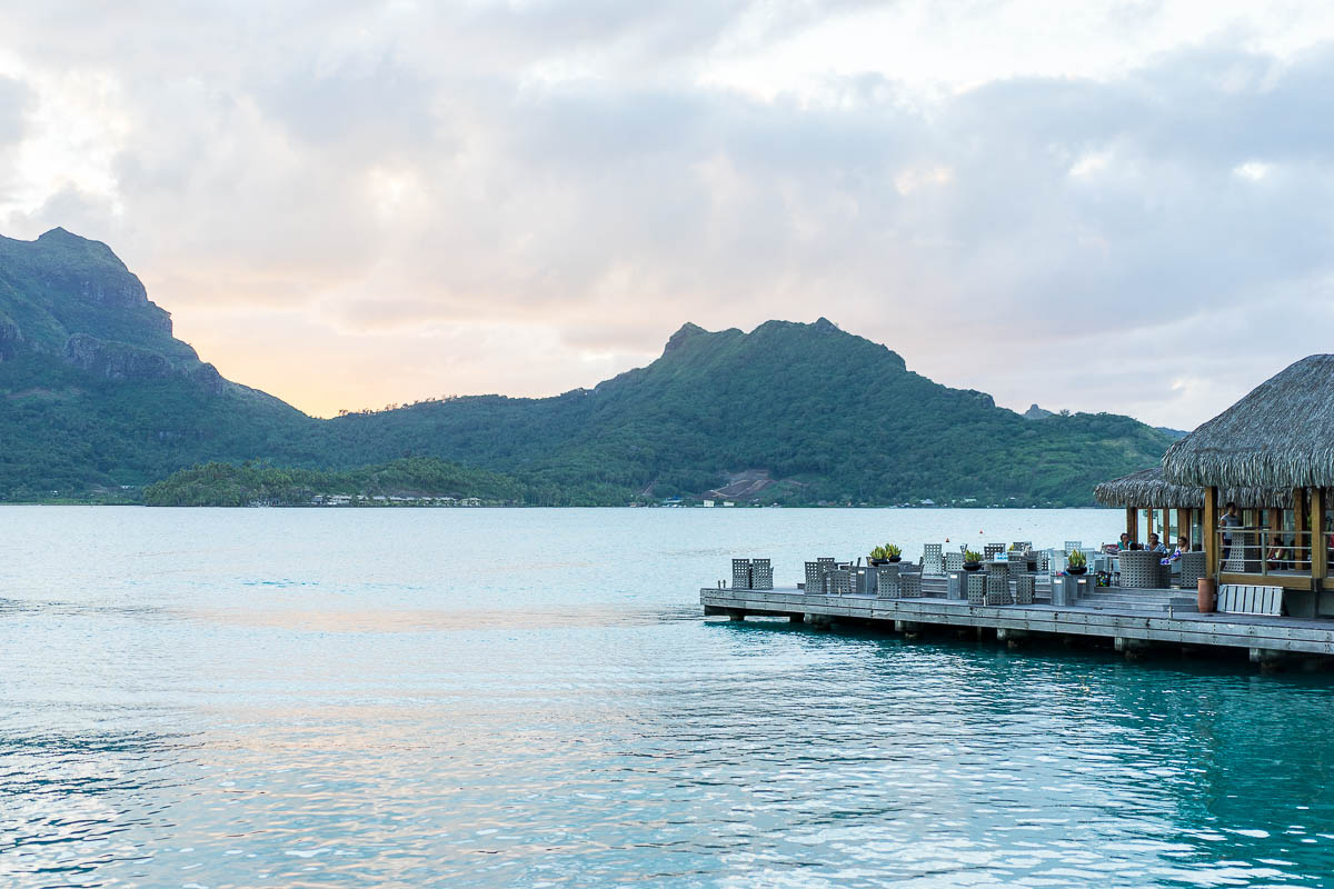 Fashion blogger Amanda from Best Luxury Designers Handbags dines at Lagoon Restaurant at the St Regis Bora Bora Resort