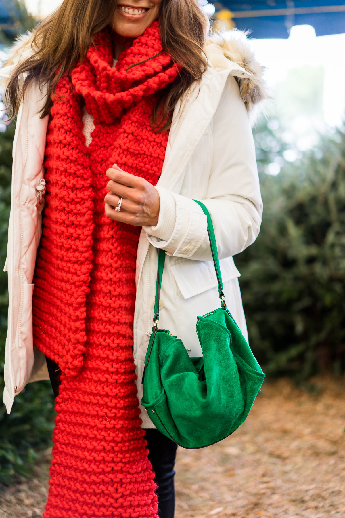 Best Luxury Designers Handbags blogger Amanda shows you how to wear an oversized sweater for the holidays