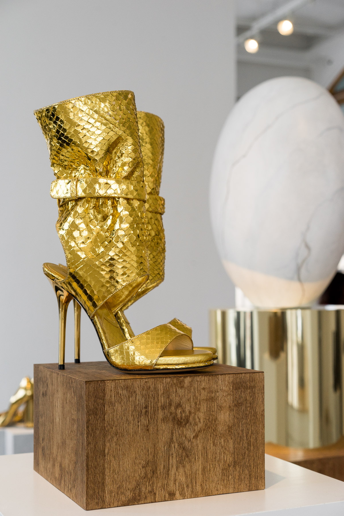 Blogger Amanda from Best Luxury Designers Handbags views the Paul Andrew presentation during NYFW for the Fall Winter collection