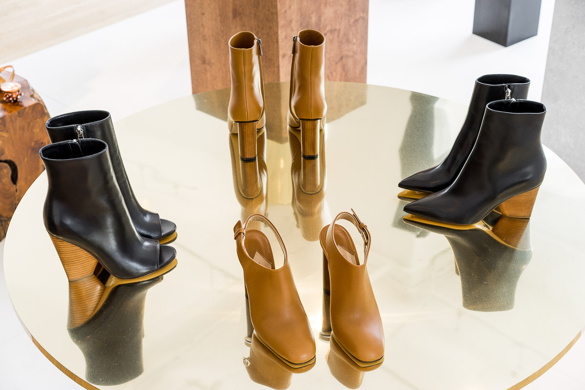 Classic black and nude colors in the Paul Andrew presentation during the NYFW viewing of his Fall Winter collection by Amanda from Best Luxury Designers Handbags